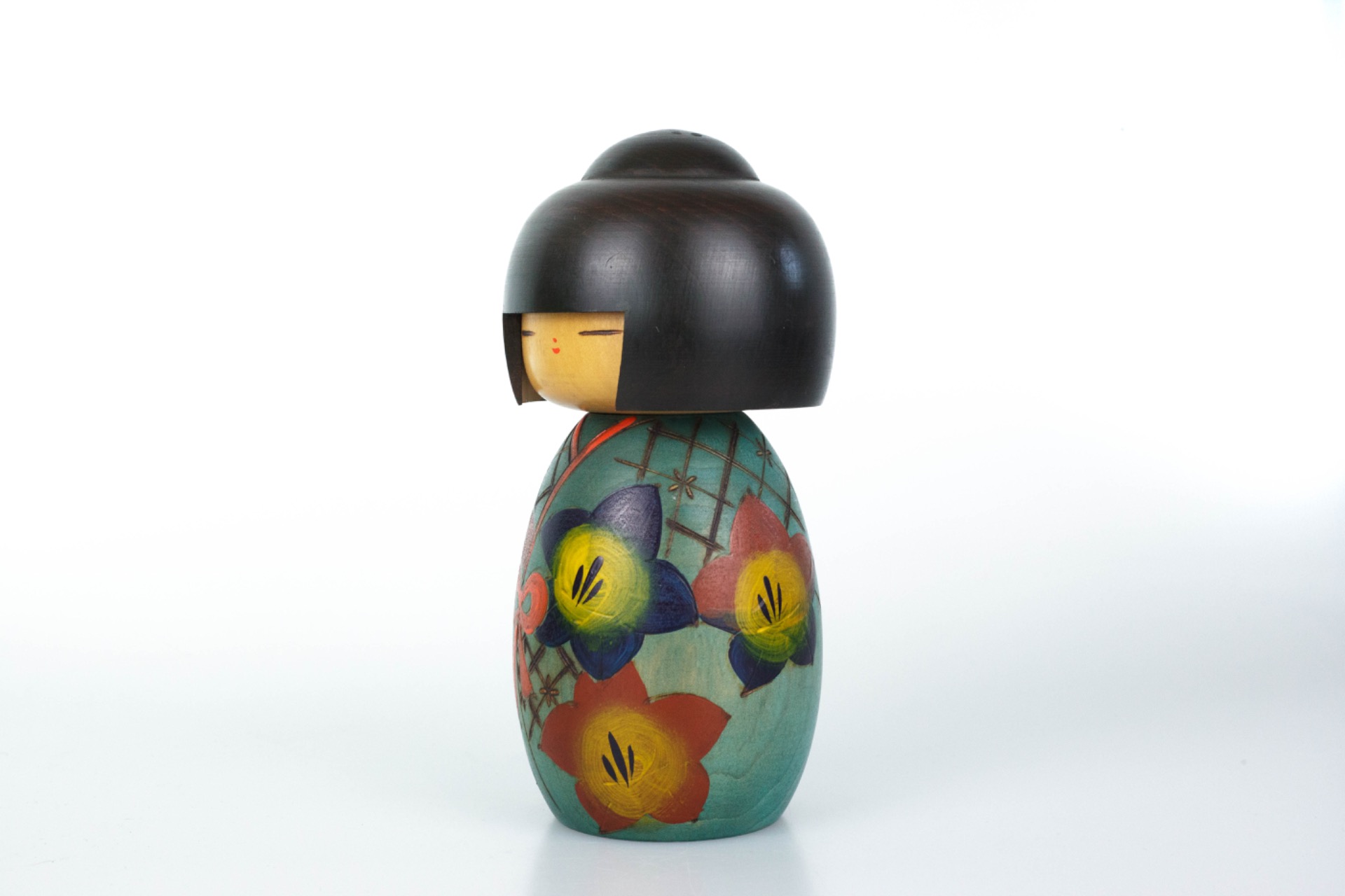 Kokeshi with flower design by Yuji Kawase – 17 cm | Tamashii